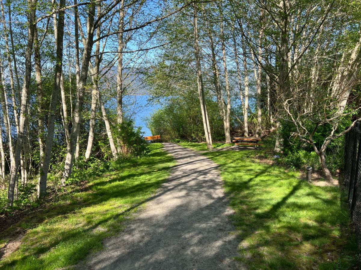 Sea And Cedar Retreat-A Home In A Tranquil Setting カウチン・ベイ エクステリア 写真